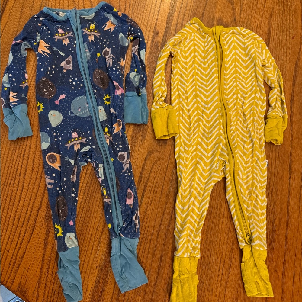 2 pairs little sleepies